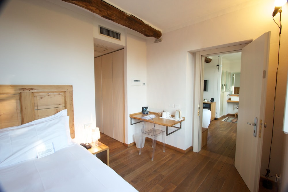 Deluxe Double or Twin Room - Photo 4
