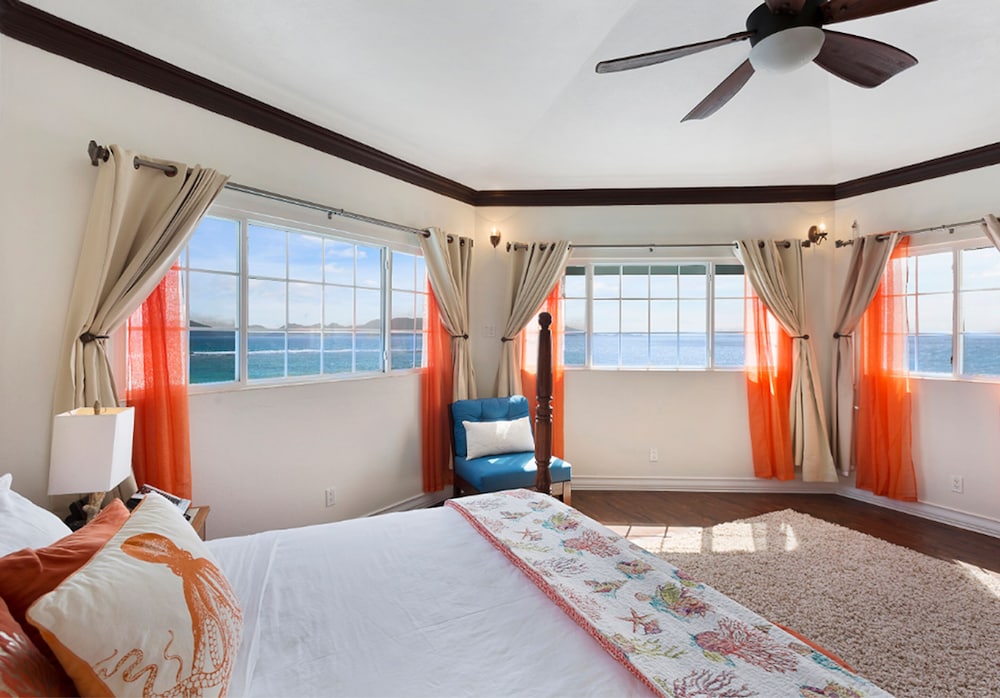 Panoramic Villa, 1 King Bed, Ocean View photo 2