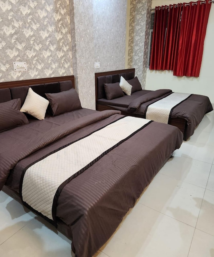 Classic Quadruple Room