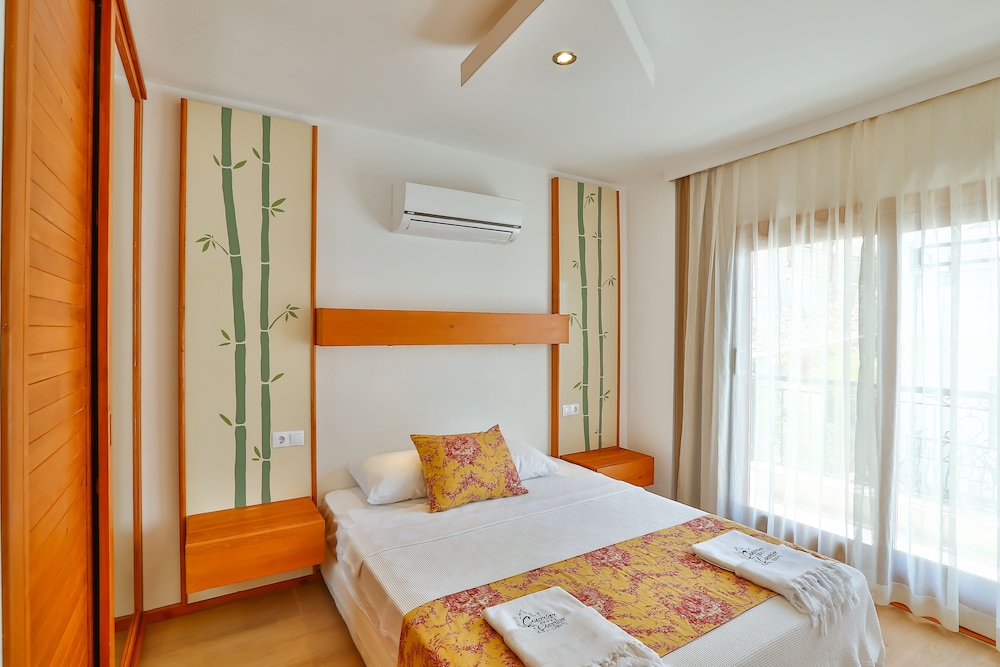 Economy Apartment, 2 Bedrooms, Balcony, Partial Sea View photo 3