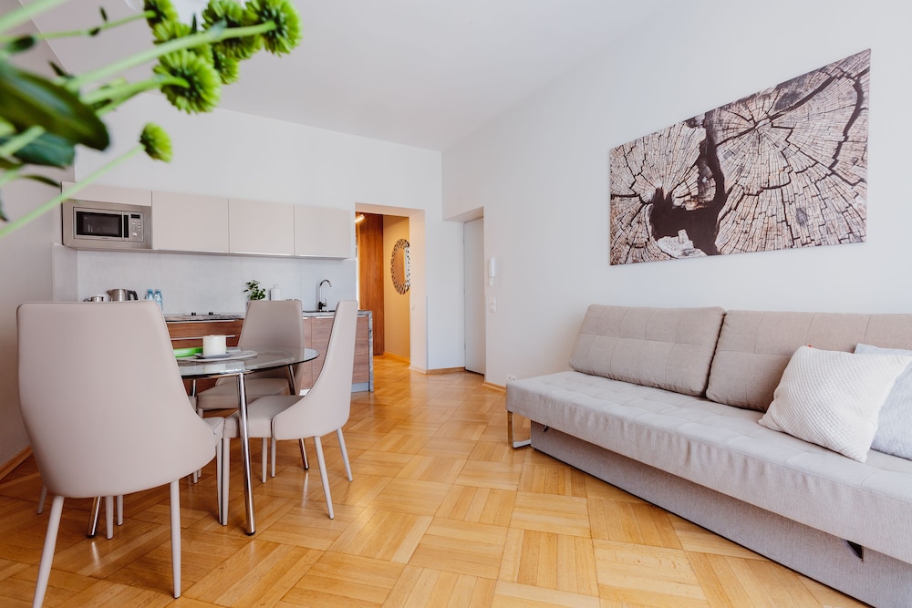 Apartment, 1 Bedroom, Balcony - Photo 4