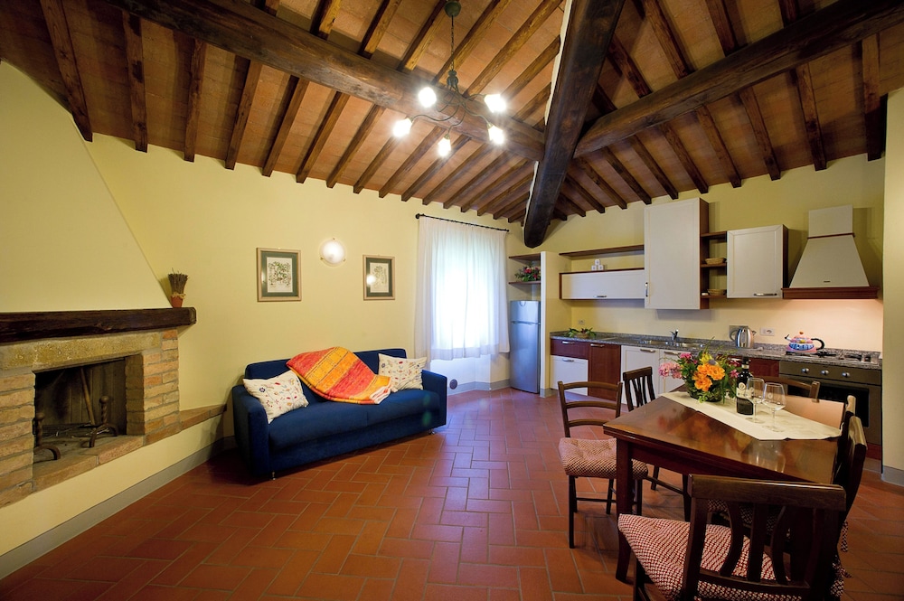 Apartment, 2 Bedrooms - Photo 3
