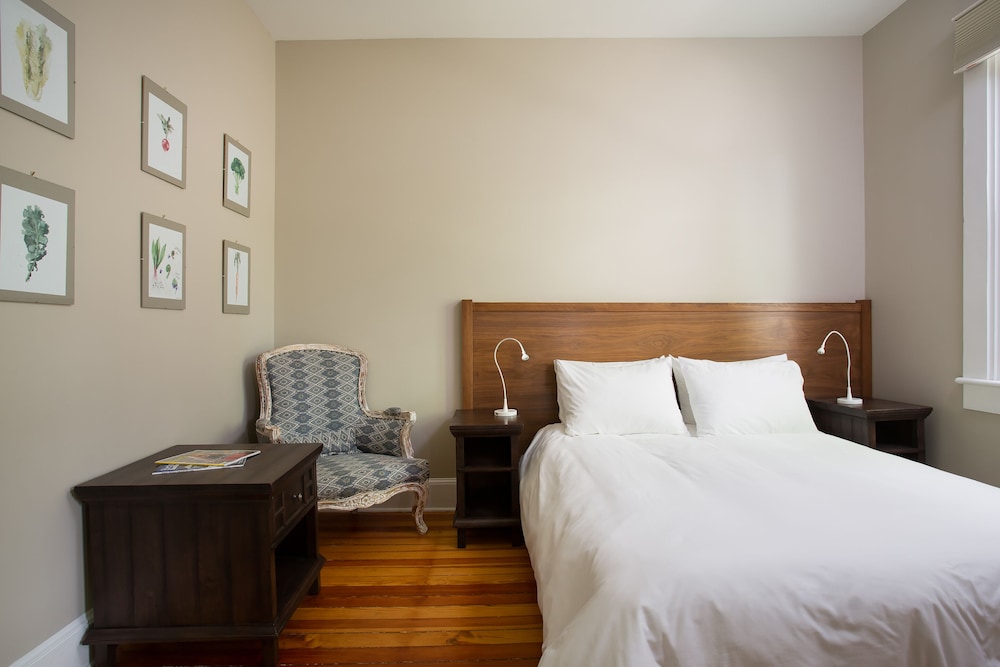 Standard Double Room, 1 Queen Bed, Private Bathroom