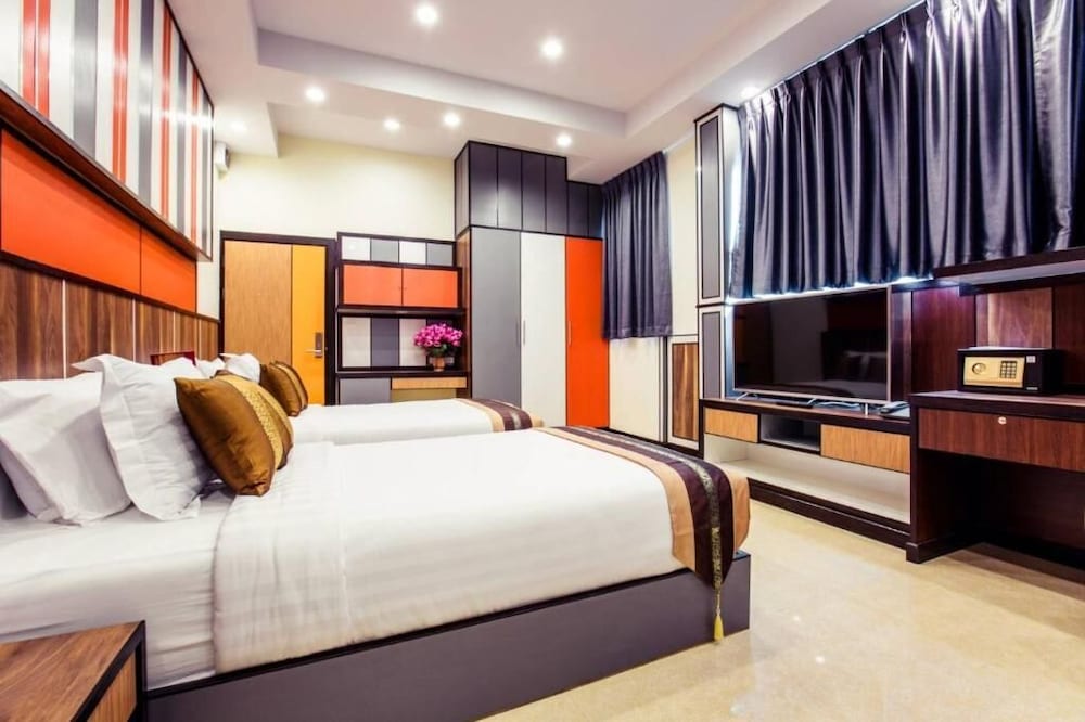 Deluxe Twin Room, Balcony photo 2