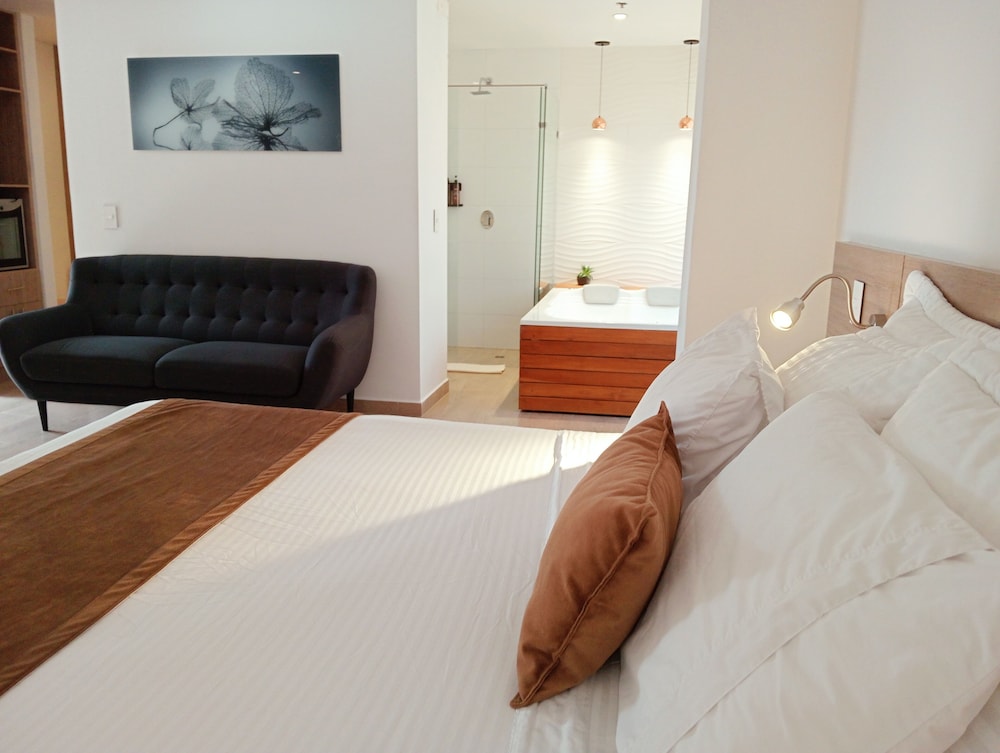 Junior Studio Suite