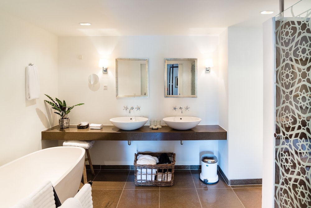 Junior Studio Suite