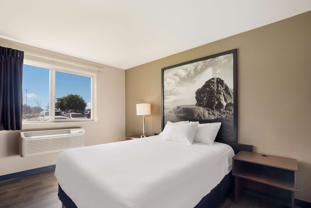 Room, 1 Queen Bed, Non Smoking photo 3