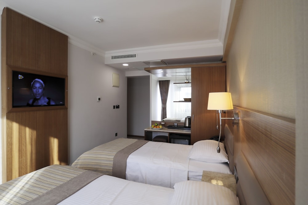 Standard Triple Room photo 2