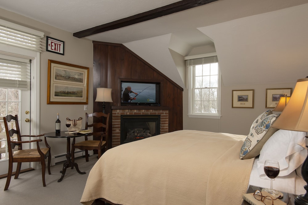 Classic Room, 1 King Bed, Garden View