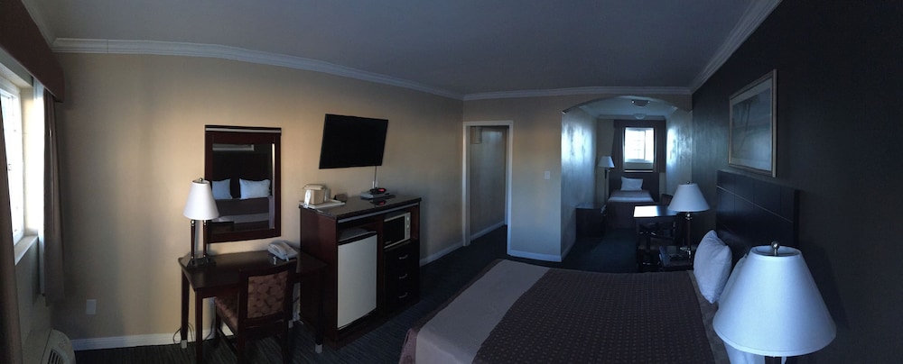 Room, 1 Queen Bed photo 2