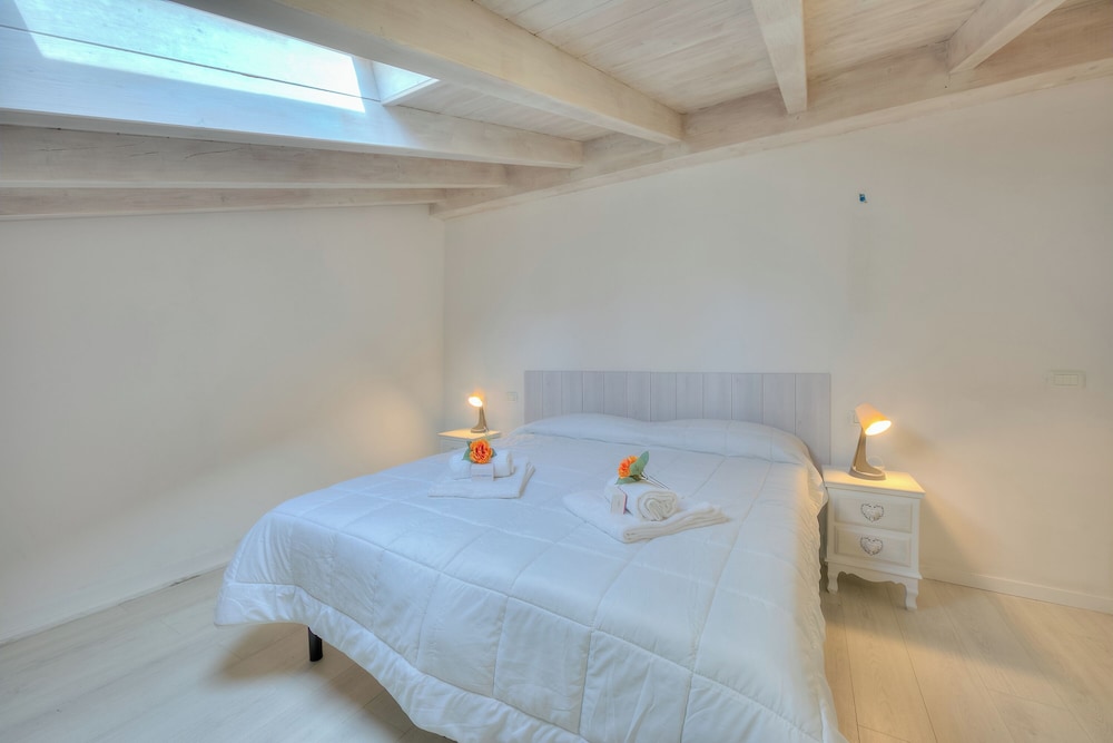 Family Apartment, Multiple Bedrooms, 2 Bathrooms (Golden Terrace) photo 3