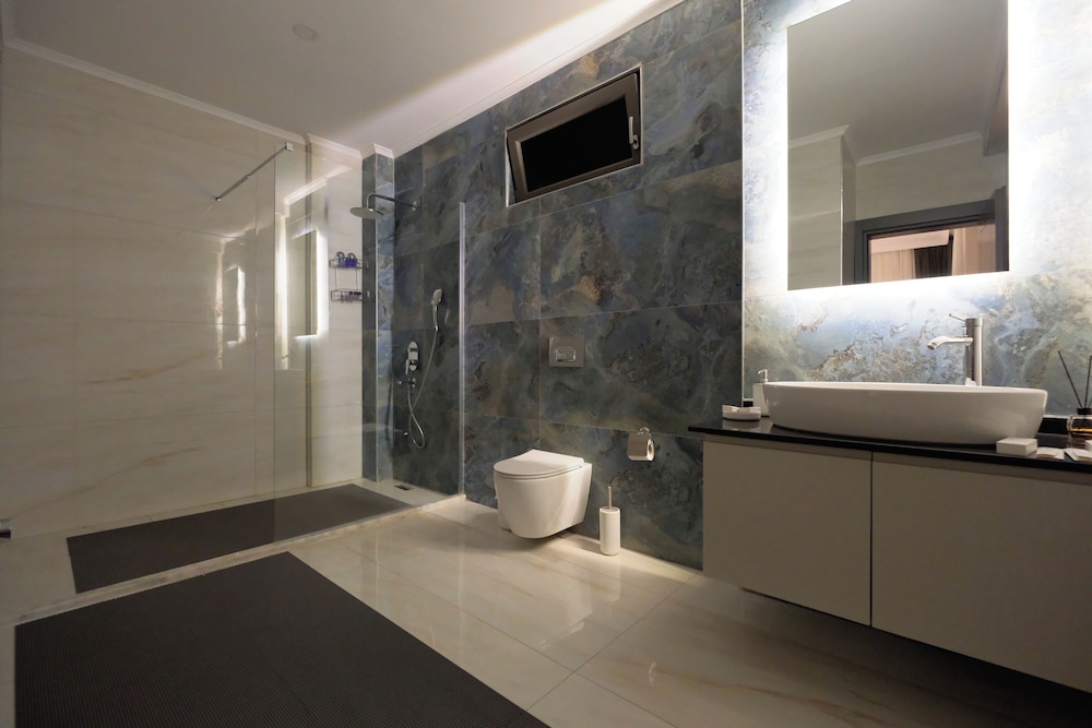 Standard Double Room - Photo 18