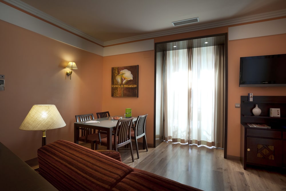Superior Suite - Photo 10