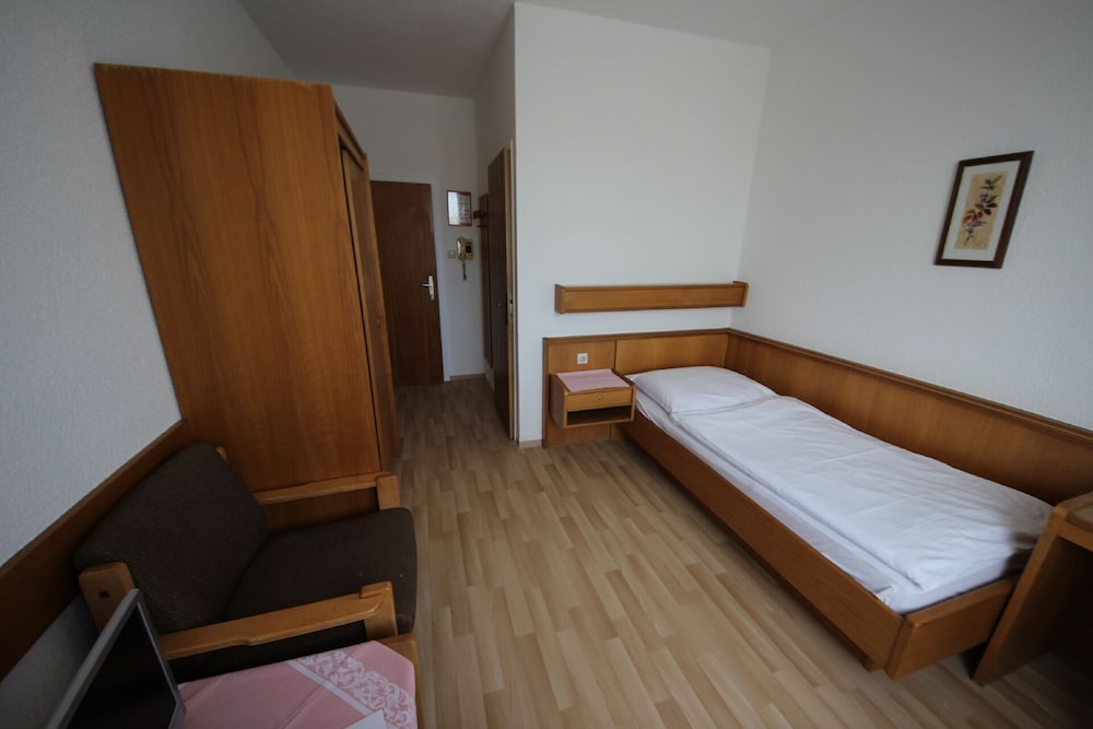 Classic Single Room