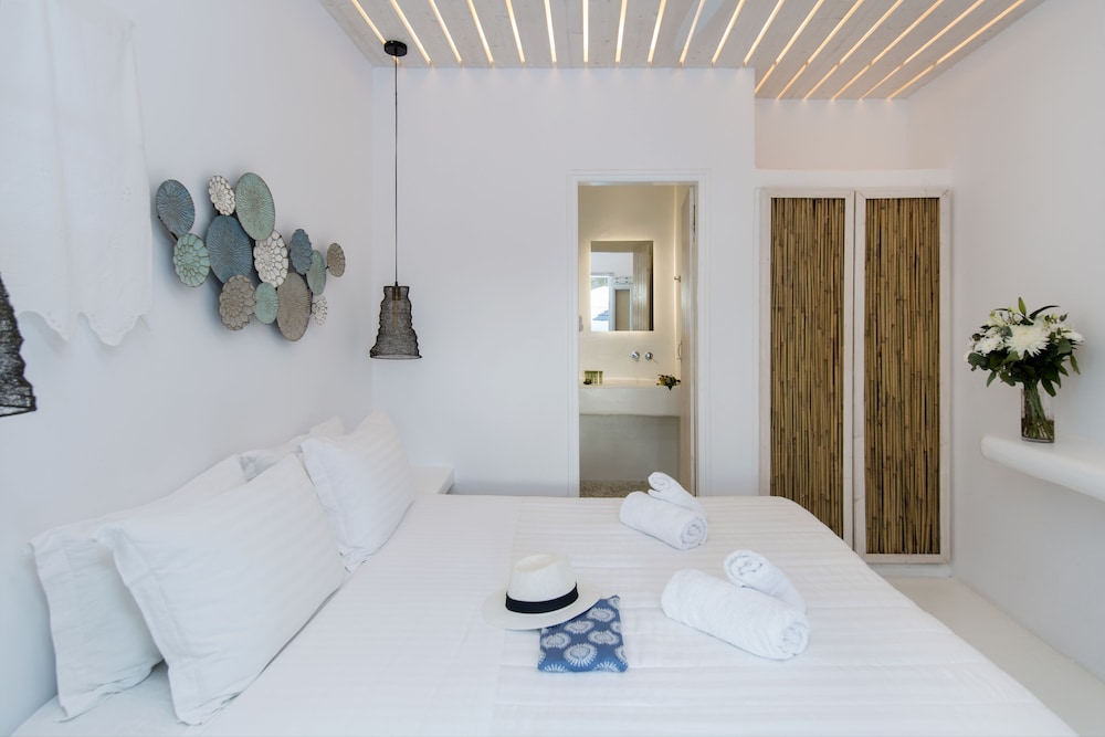Basic Room, Pool View - Photo 1