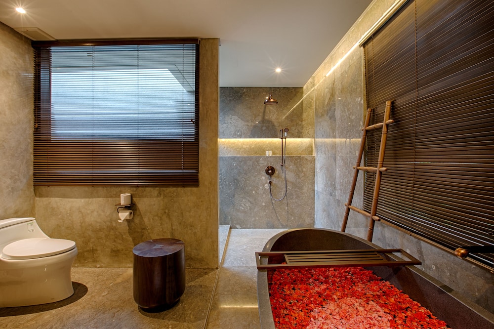 PRESIDENTIAL Three Bedroom Private Pool
