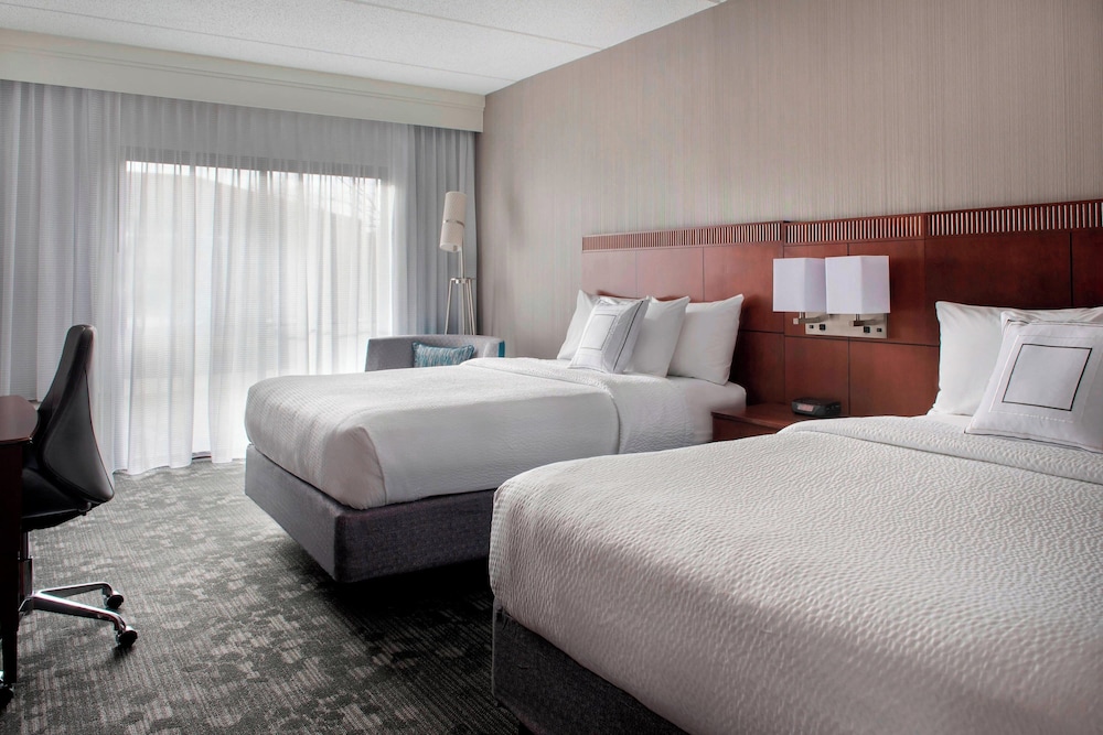 Room, 2 Double Beds (Hearing Accessible) - Photo 2