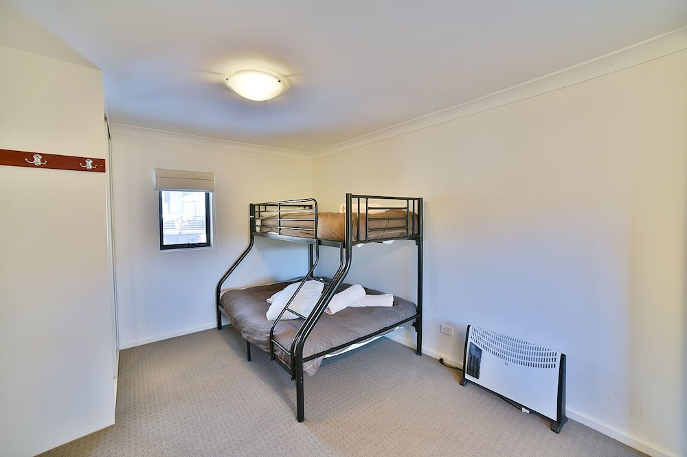 Family Apartment, 1 Bedroom, Mountain View, Mountainside photo 2