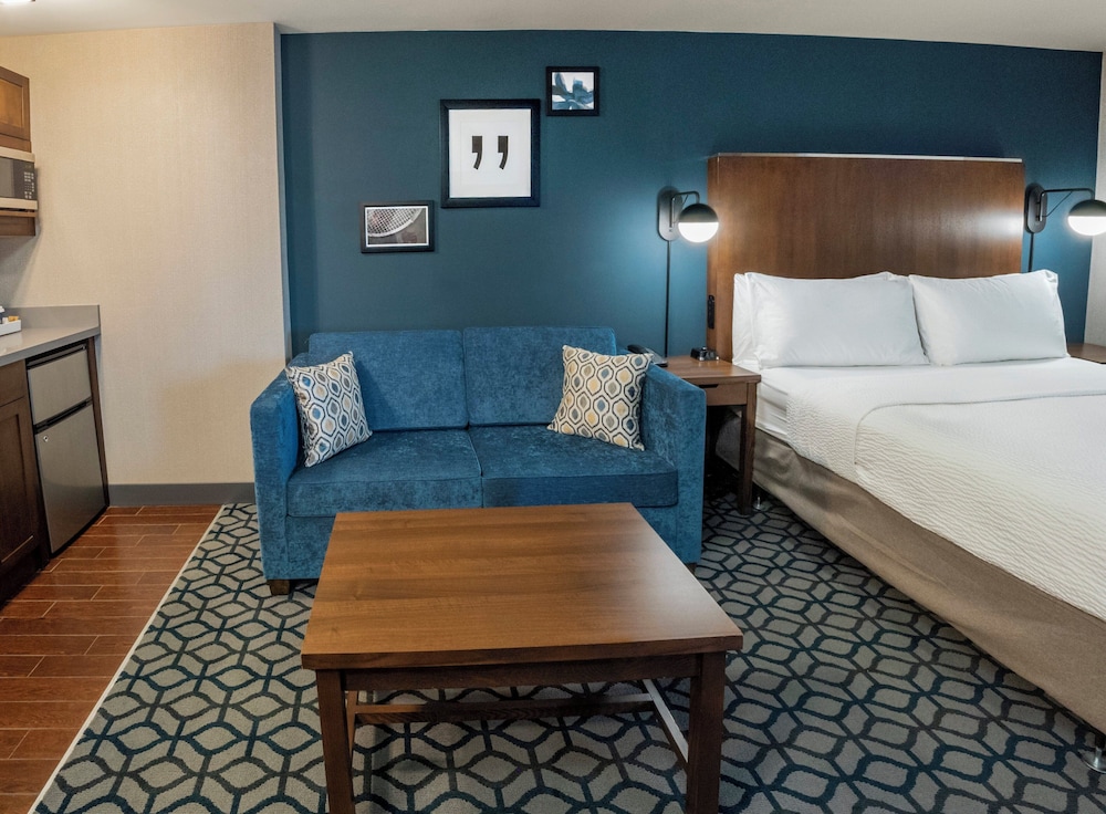 Suite, 1 Bedroom, River View - Photo 9