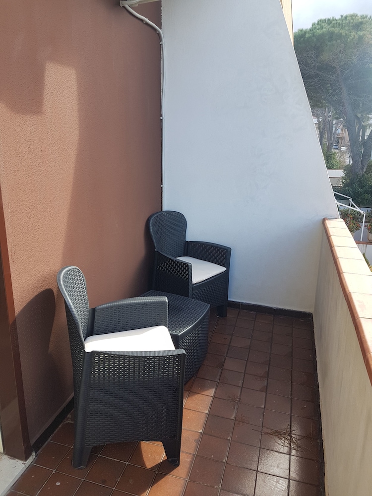 Deluxe Double or Twin Room, Balcony, Sea View photo 3