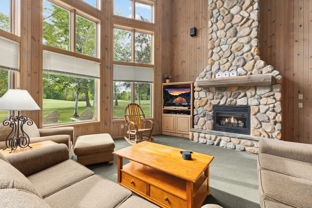 Family Cabin, 3 Bedrooms photo 1