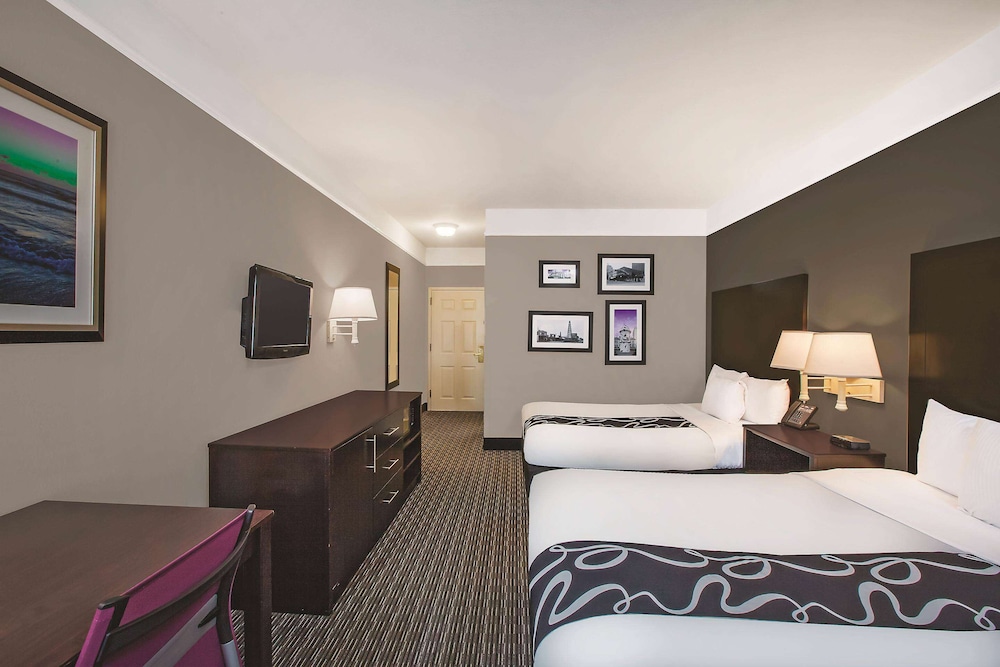 Room, 2 Queen Beds, Accessible (Tub with Grab Bars) - Photo 1