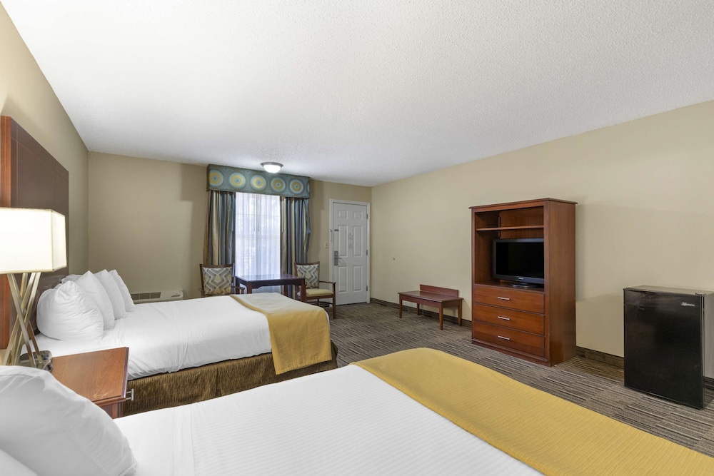 Standard Room, 2 Queen Beds, Non Smoking photo 2