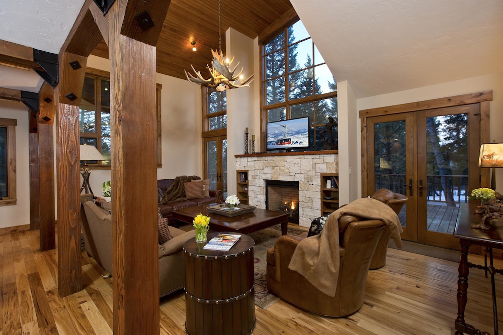 House, 6 Bedrooms (Private Home Blue Moose Lodge) photo 2