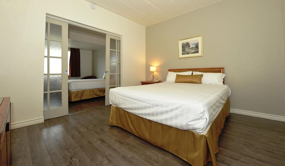 Standard Double Room, 2 Queen Beds, Pets Allowed photo 2