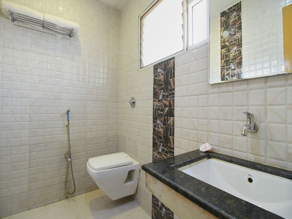 Deluxe Double Or Twin Room, 1 Queen Bed photo 3