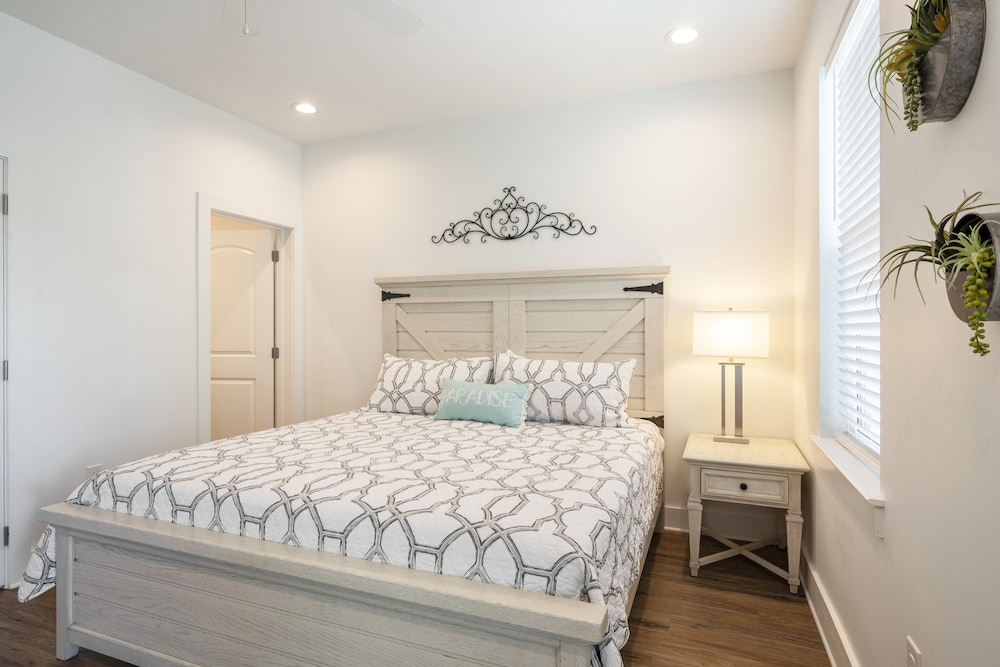 House (Multiple Bedrooms)