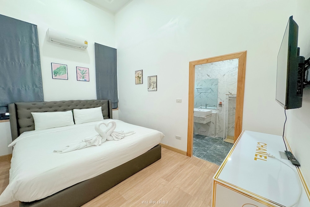 Villa, 4 Bedrooms, Balcony, Park View