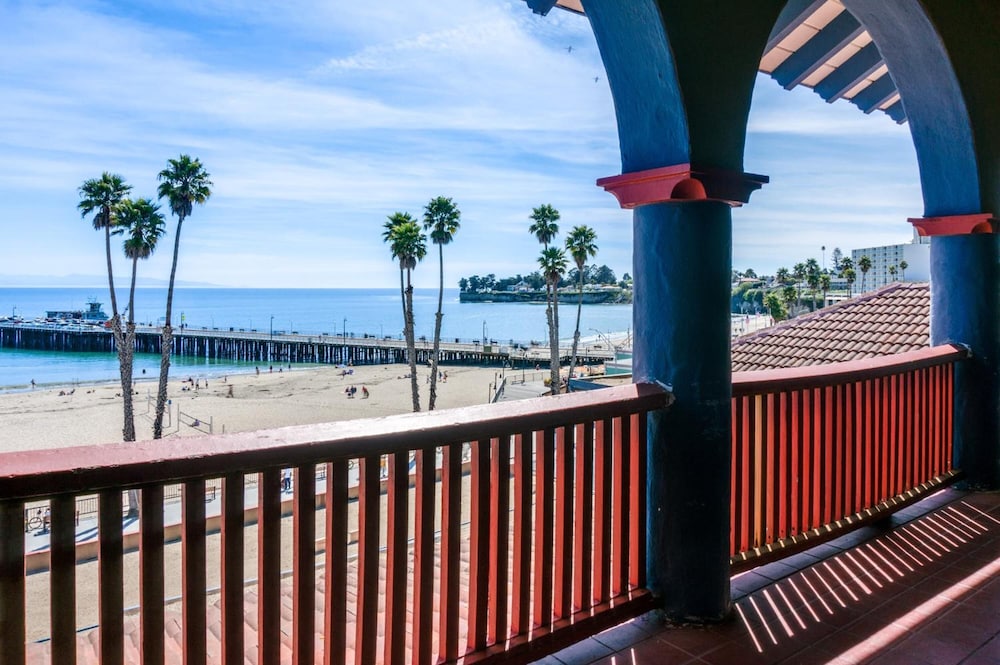 Signature King Bed, Ocean View - Photo 4