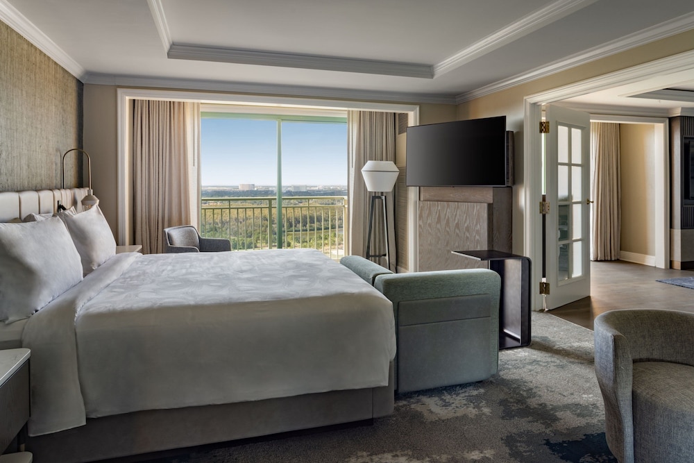 Presidential Suite, 1 King Bed with Sofa bed, Pool View
