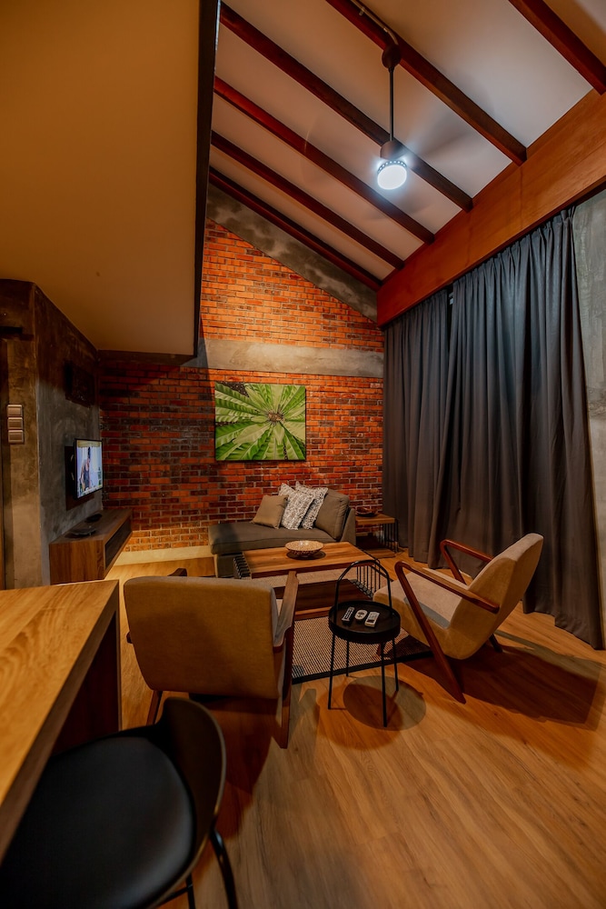 Family Studio Suite - Photo 5