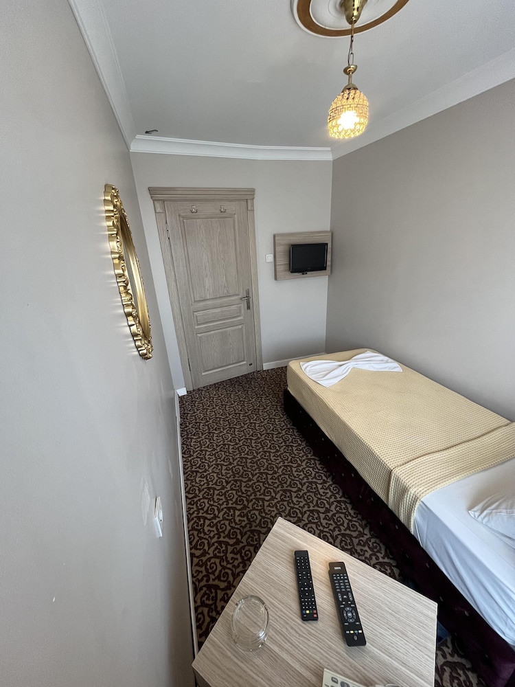 Economy Room, 1 Twin Bed, Shared Bathroom photo 2