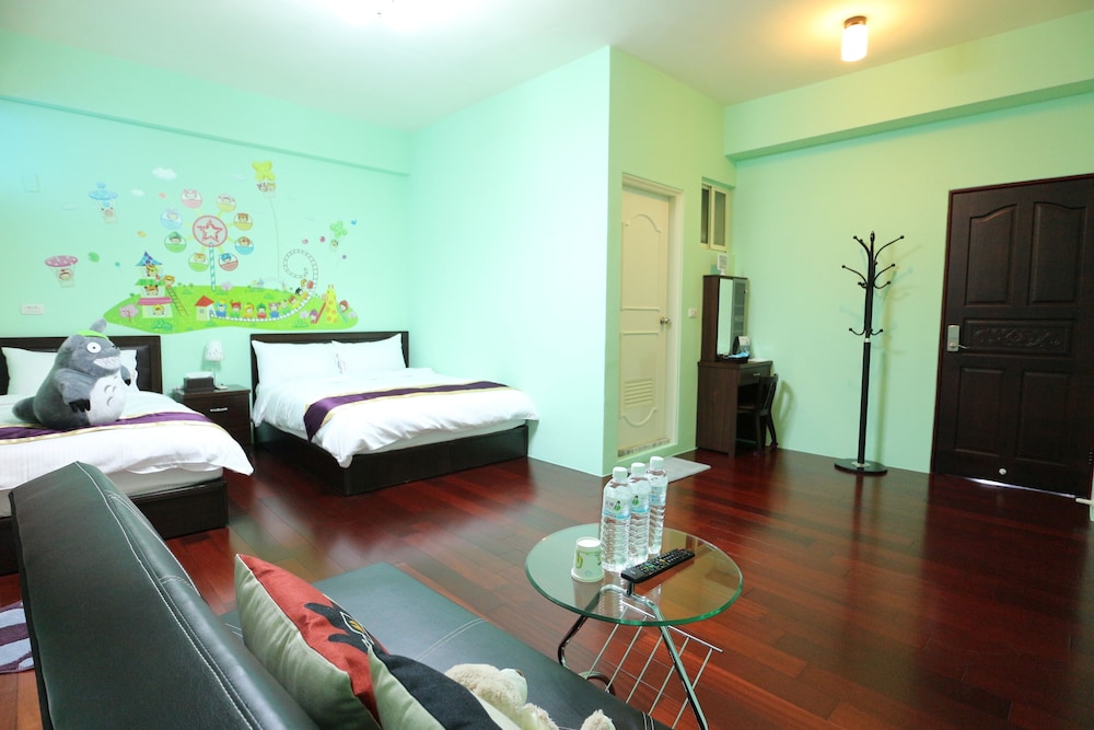 Triple Room (Green Playground-302) photo 2