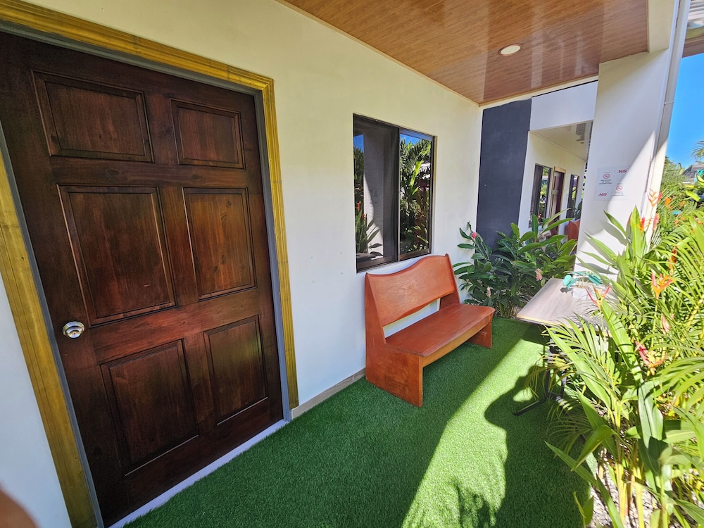 Economy Double Room, 1 Bedroom, Private Bathroom, Garden View photo 2