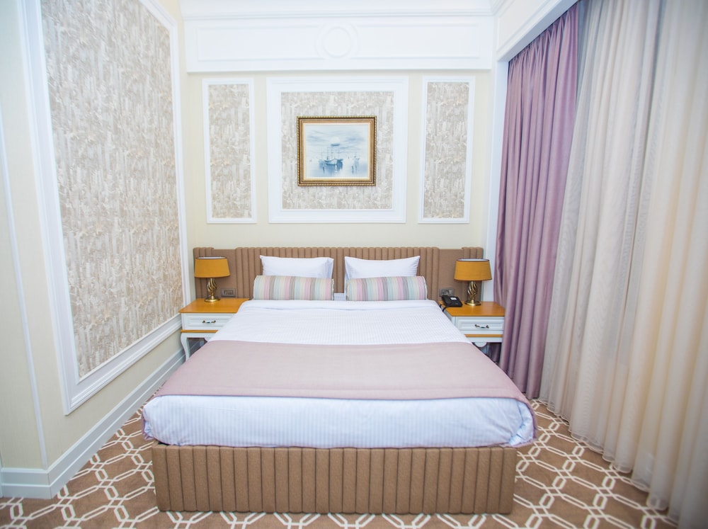 Budget Double Room ( No Window ) - Photo 6