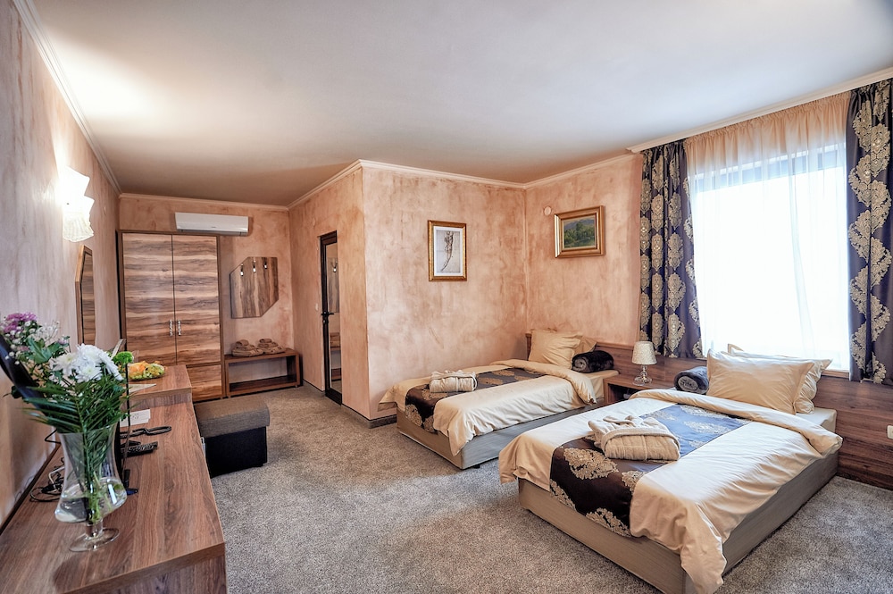 Twin Room, City View photo 1