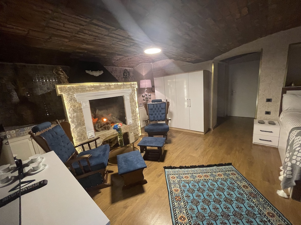 Traditional Suite, Garden Area photo 2