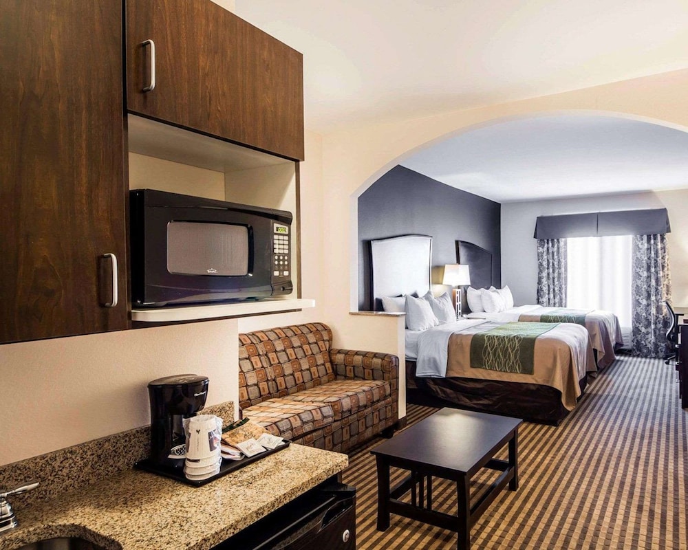 Suite, 2 Queen Beds, Non Smoking photo 3