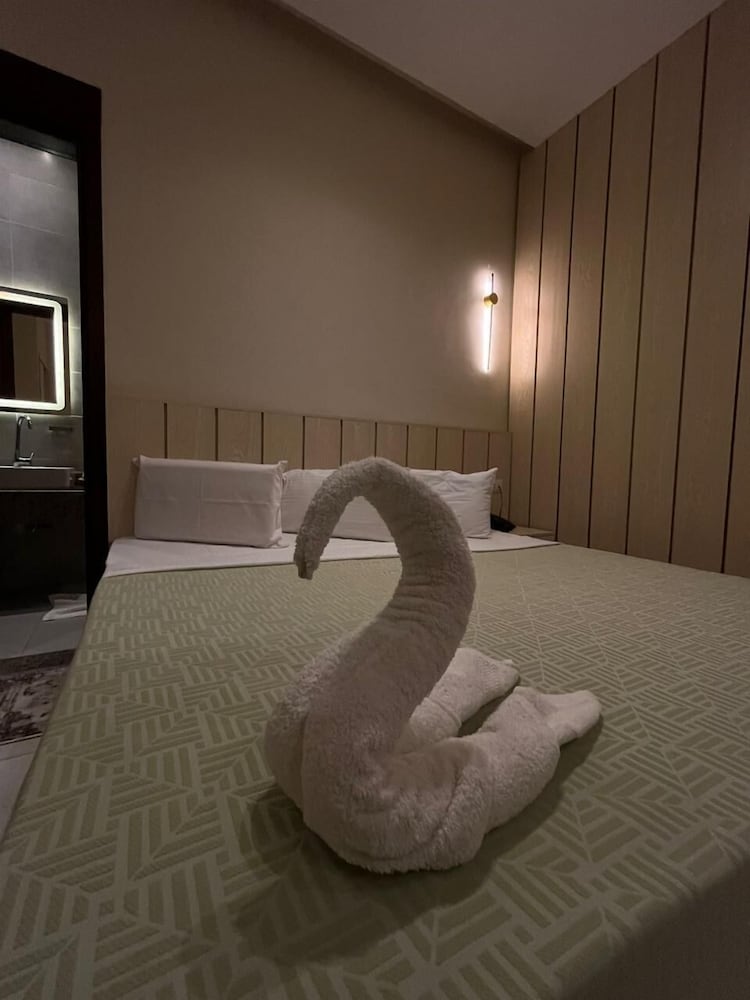 City Single Room, City View