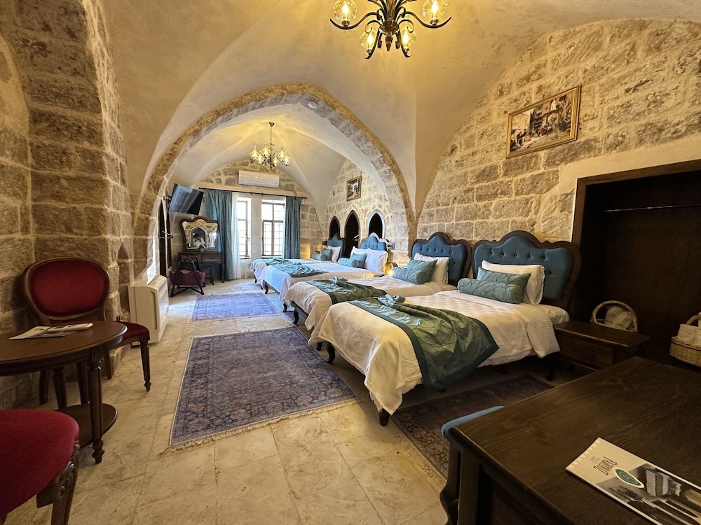 Family Room, Multiple Beds, Jetted Tub, City View