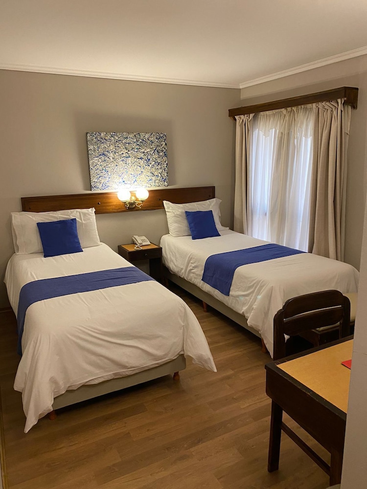 Standard Room, 2 Twin Beds photo 2