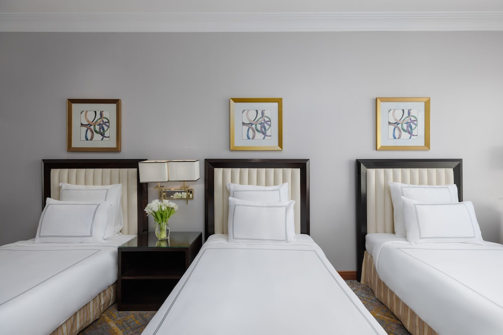 Classic Triple Room, City View