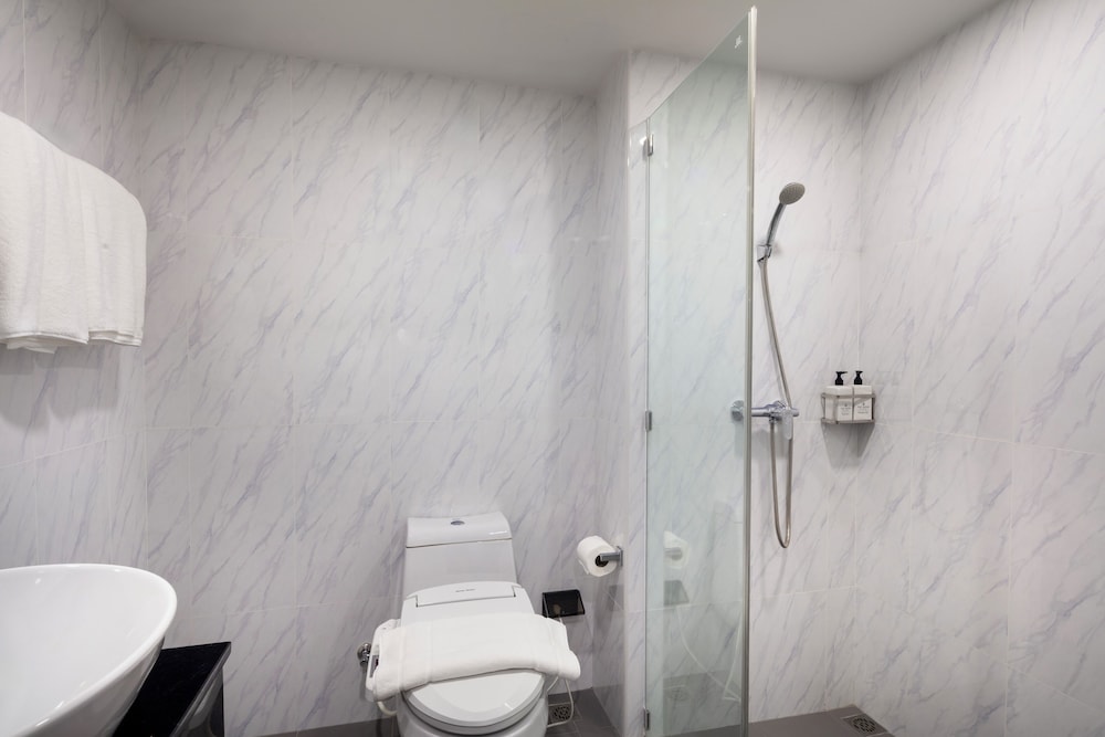 Standard King Room - Photo 2