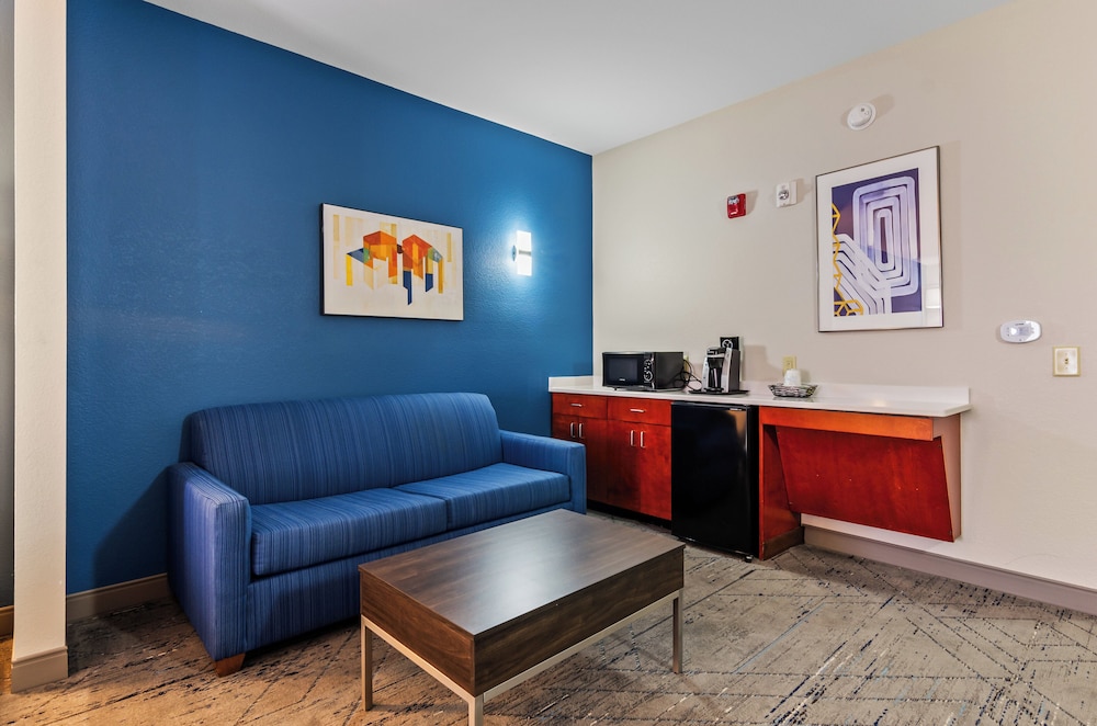 Suite, 2 Queen Beds, Accessible (Communications, Mobility)