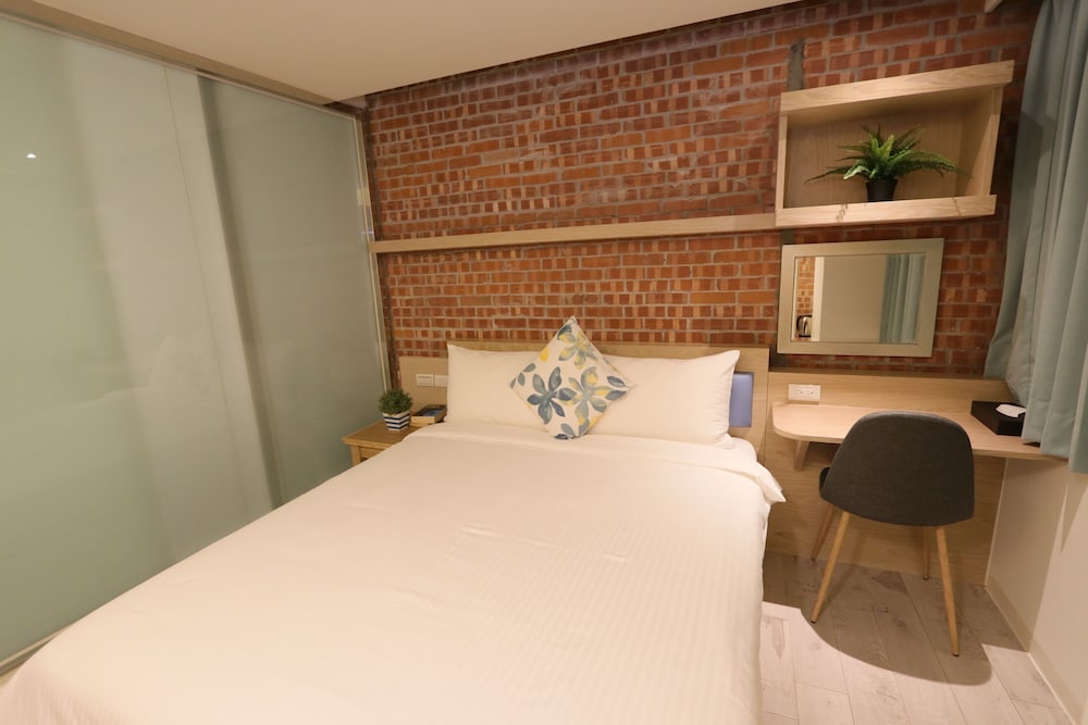 Basic Double Room photo 2
