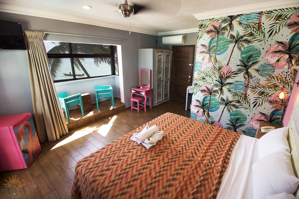 Room, 1 King Bed, Balcony, Ocean View